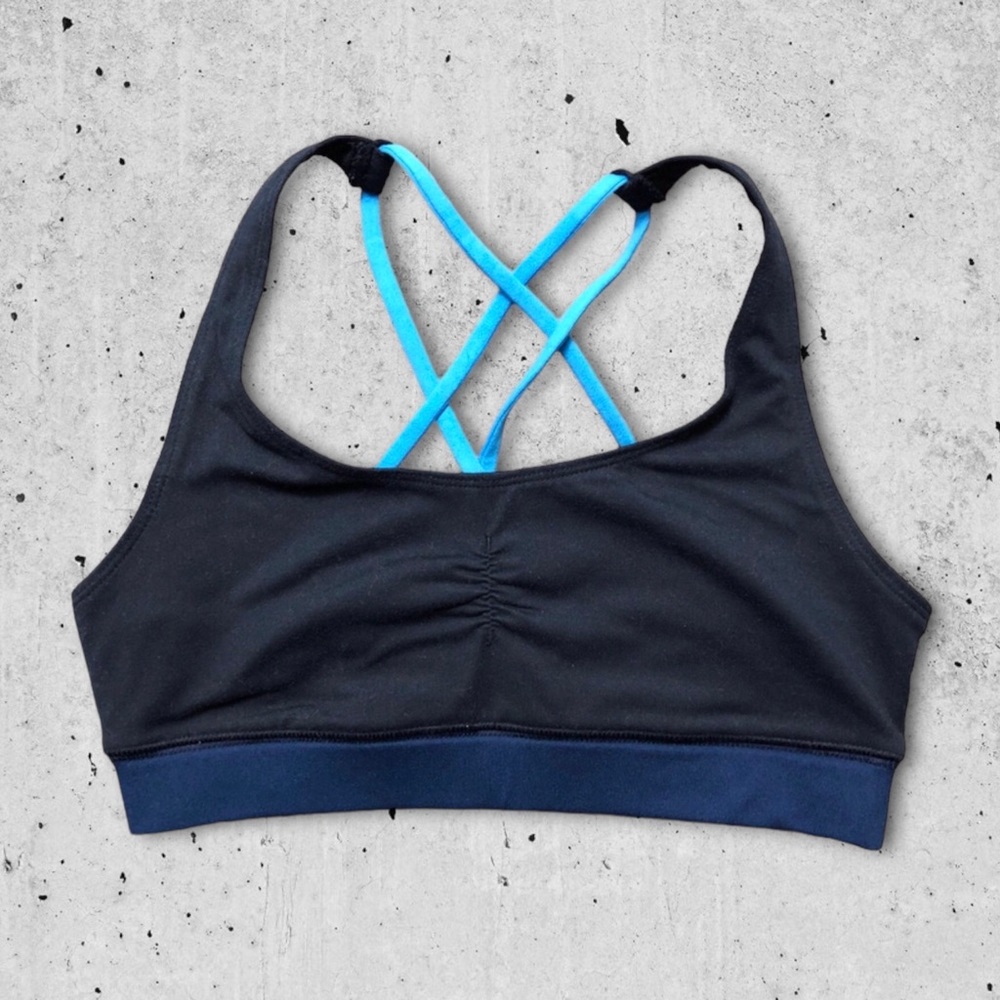 Hollister • sports bra